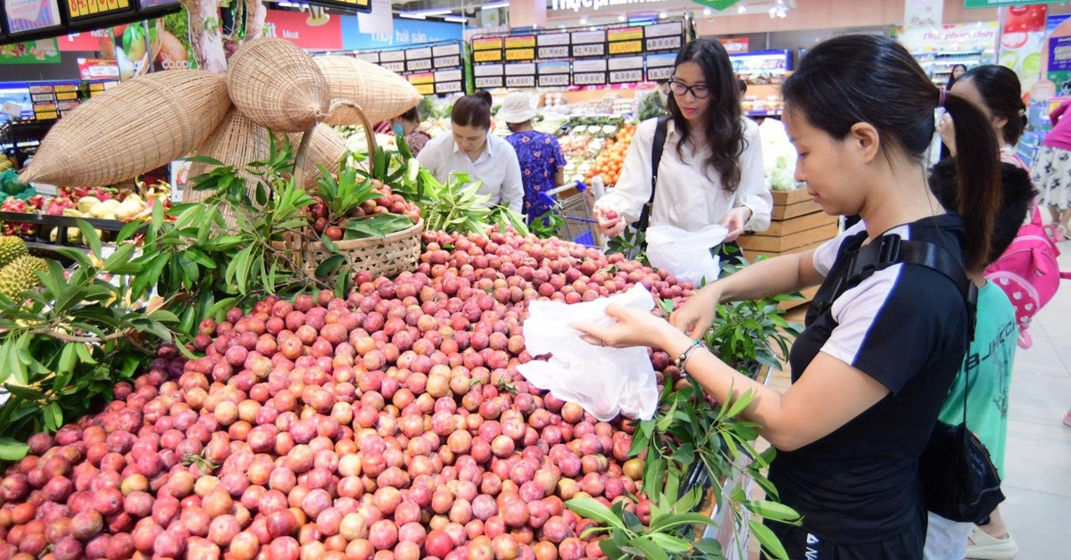 Mận hậu Sơn La 'đổ bộ' siêu thị với giá bất ngờ