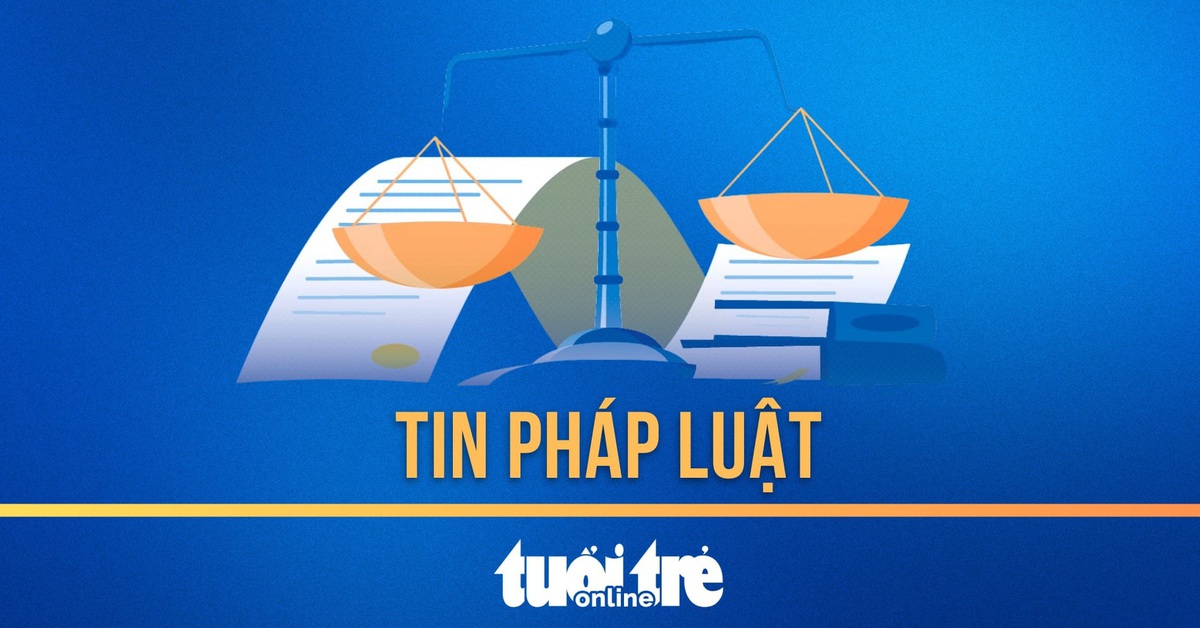 Tạm giữ 2 anh em xông vào tiệm cắt tóc hành hung người mẹ ôm con nhỏ