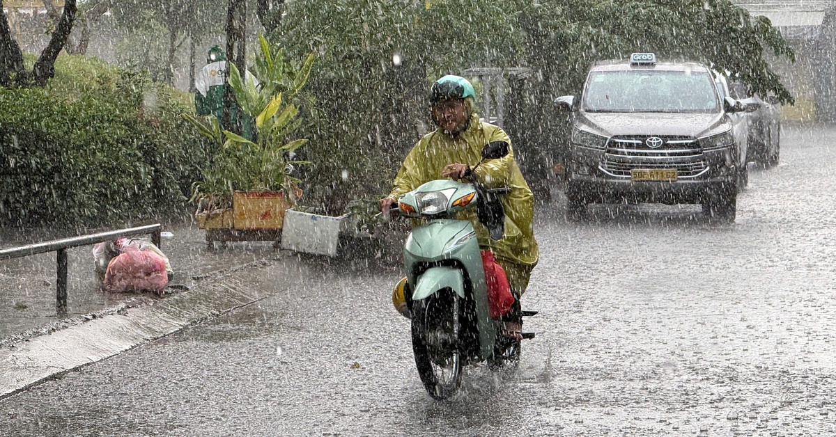 Hôm nay 16-5, gió mùa tây nam xuất hiện gây mưa dông, Nam Bộ khả năng cao bước vào mùa mưa