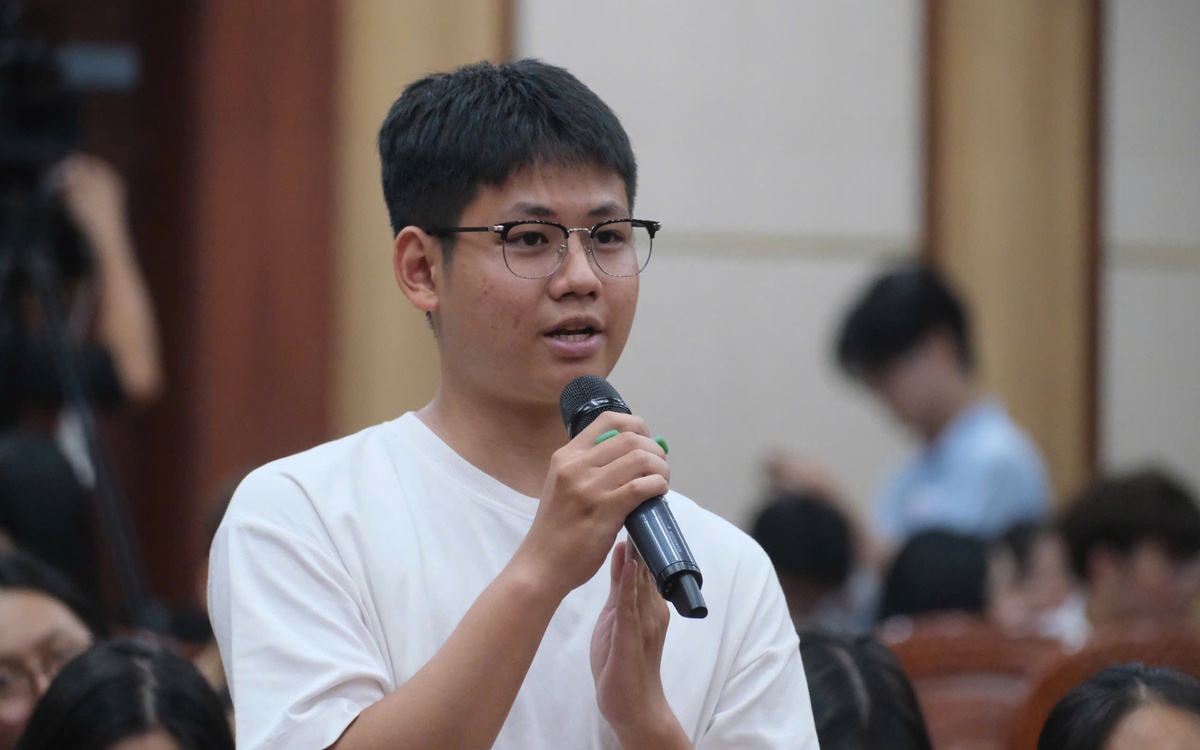 Sinh viên tìm ranh giới giữa sáng tạo và sai lệch lịch sử