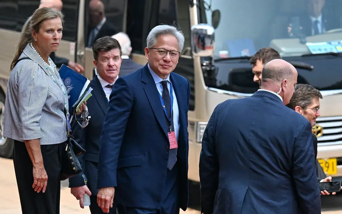 Ông Trump xác nhận Trung Quốc chưa duyệt mua chip AI Nvidia