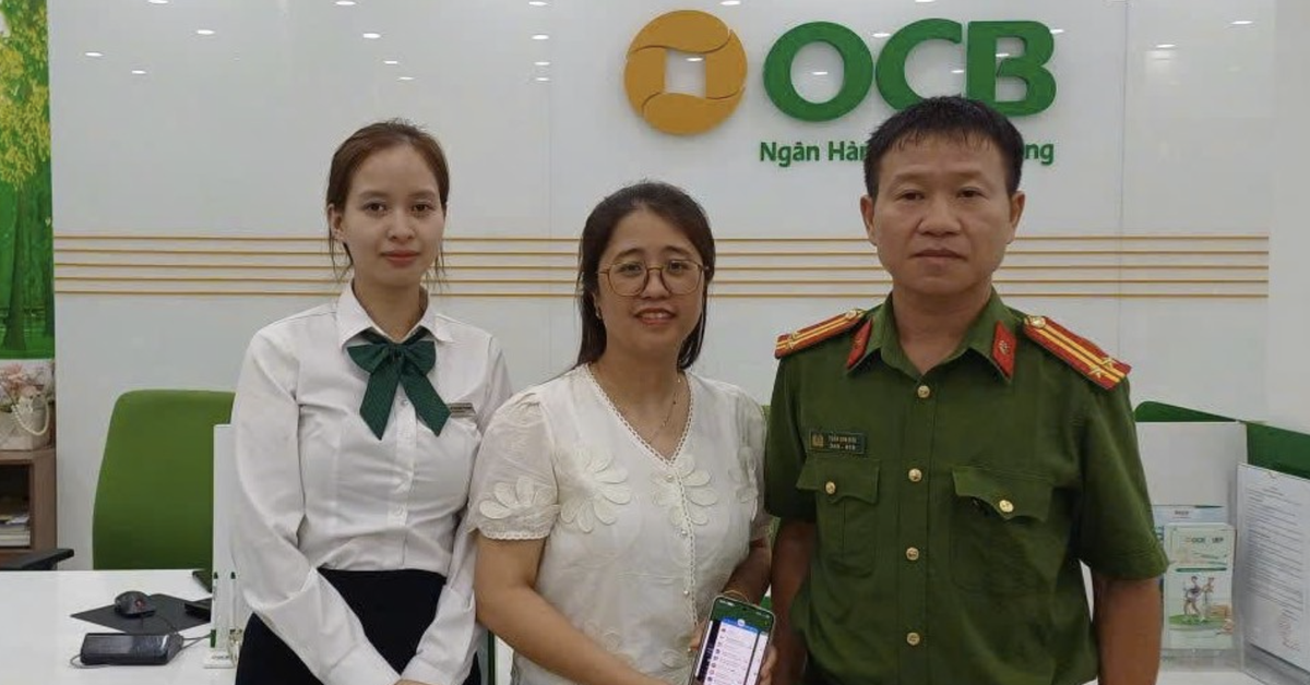 Nhận được 400 triệu đồng, người phụ nữ báo công an trả lại người chuyển tiền nhầm