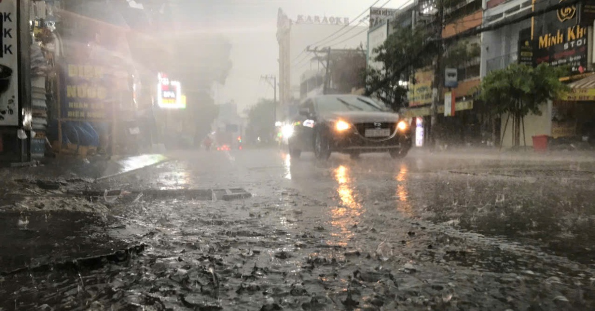 Thời tiết hôm nay 17-5: Bớt nắng nóng, mưa tăng trên cả nước
