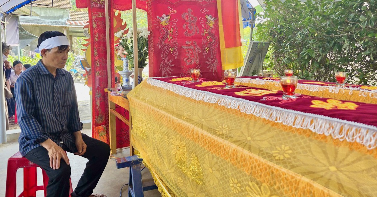 4 học sinh chết đuối: Nỗi đau xé lòng bên dòng sông Bánh Lái