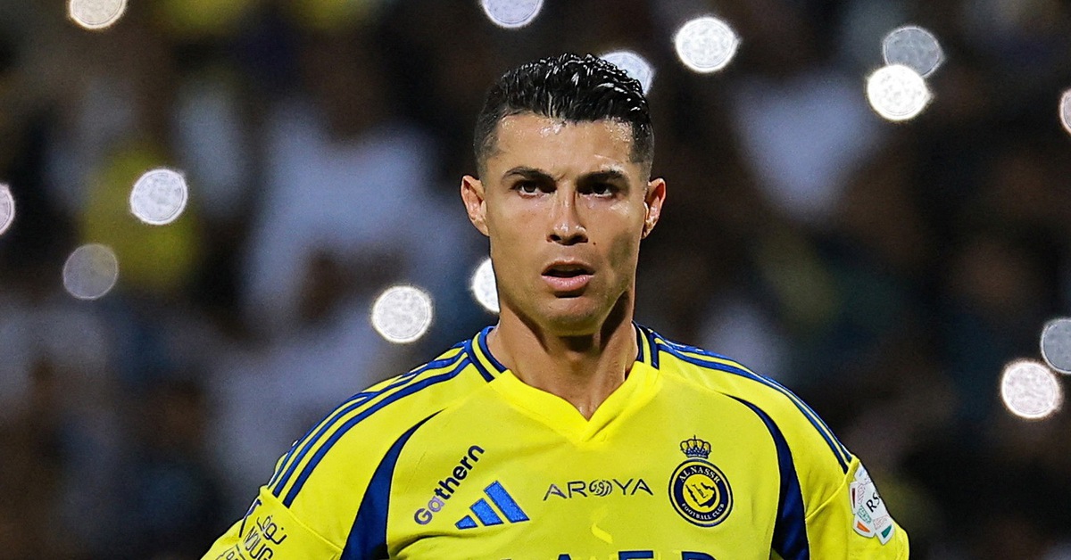 Ronaldo bị chê kém Messi về cách hành xử khi thất bại