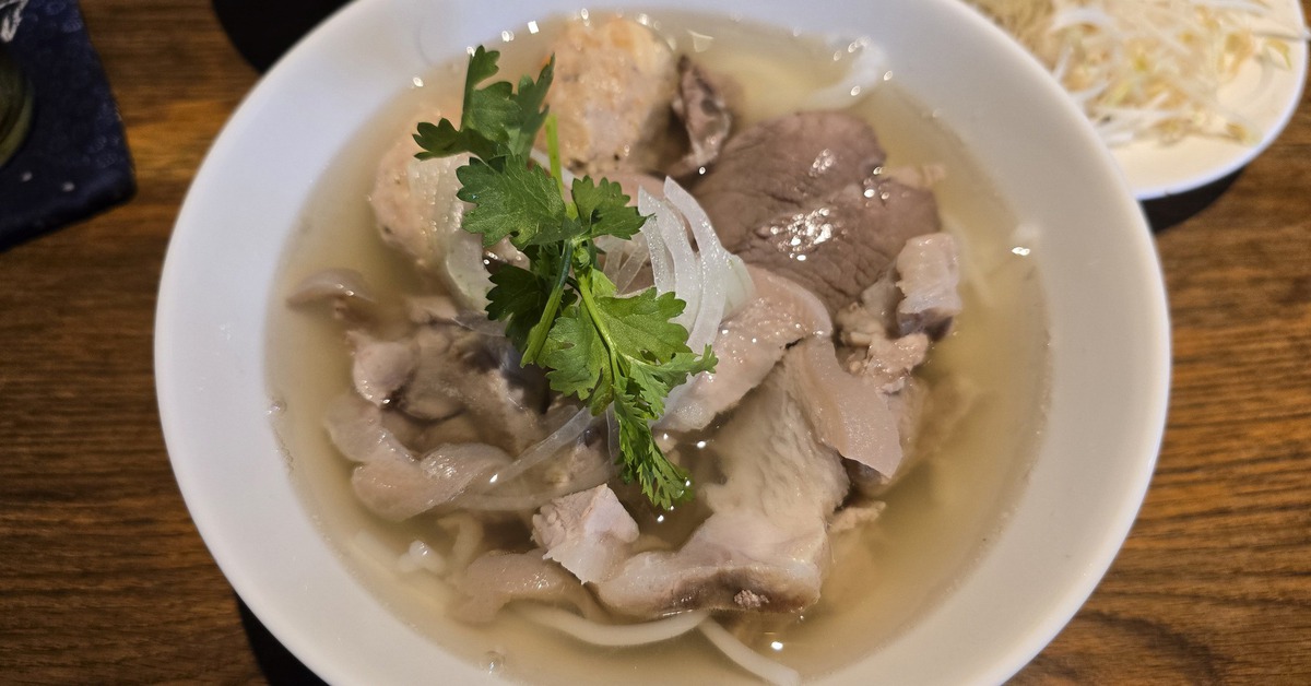 Chia tay bún bò O Kay, nước trong mang theo cả sự chậm rãi của Huế
