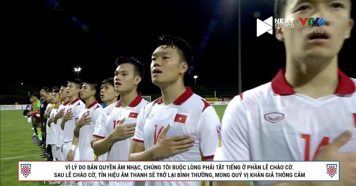Tuyển Việt Nam từng bị tắt âm thanh khi hát Quốc ca do lo ngại 'đánh bản quyền'