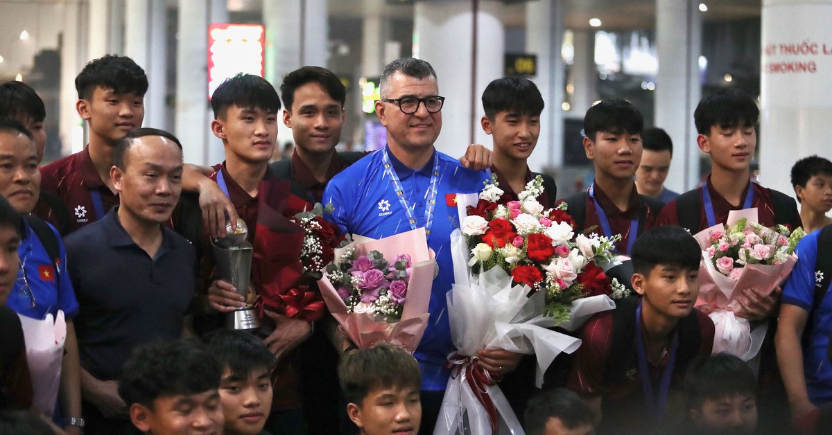 U17 Việt Nam về nước vào chiều 18-5