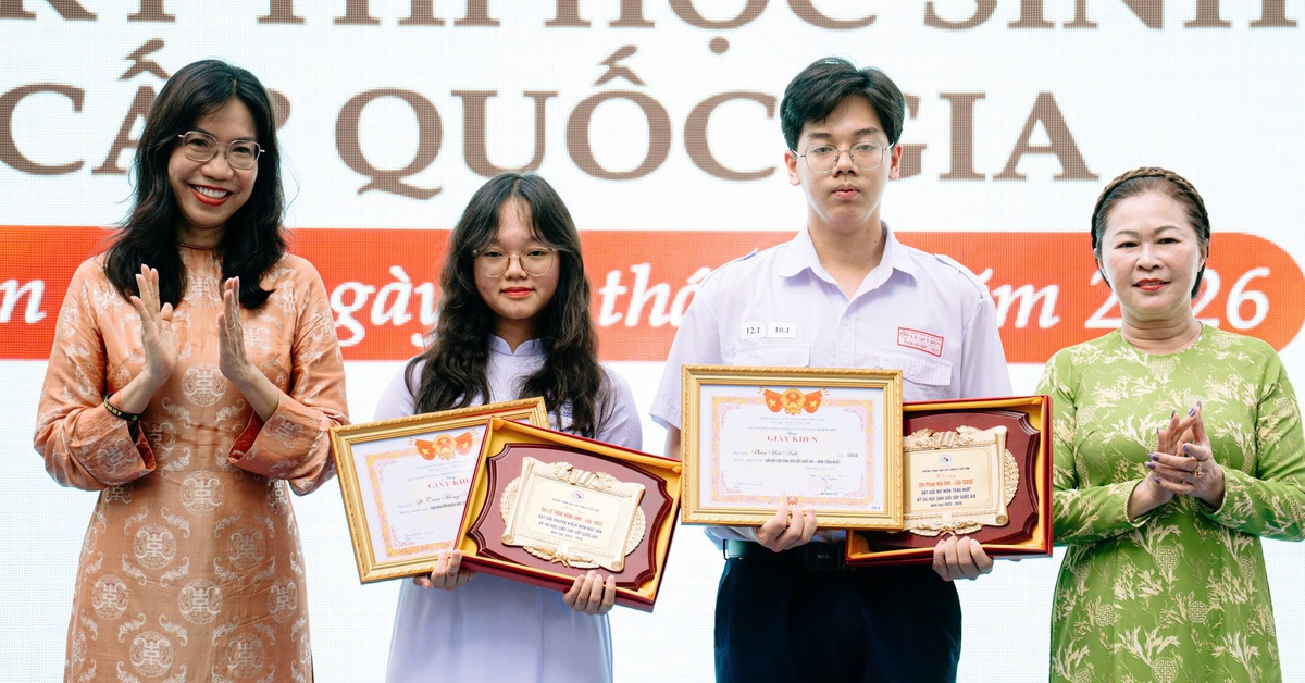 Tuyên dương học sinh giỏi hướng tới kỷ niệm ngày sinh Bác Hồ