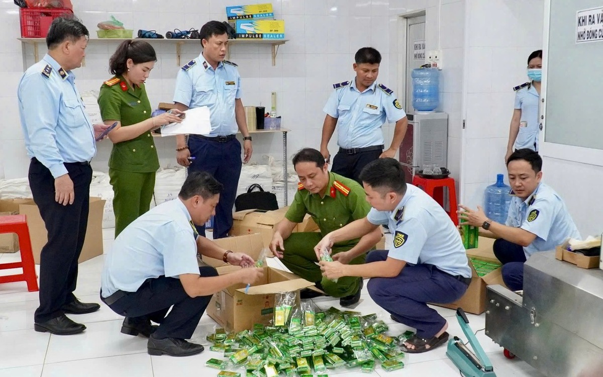 Phát hiện công ty ở TP.HCM mở chi nhánh làm dầu gió giả ở Tây Ninh