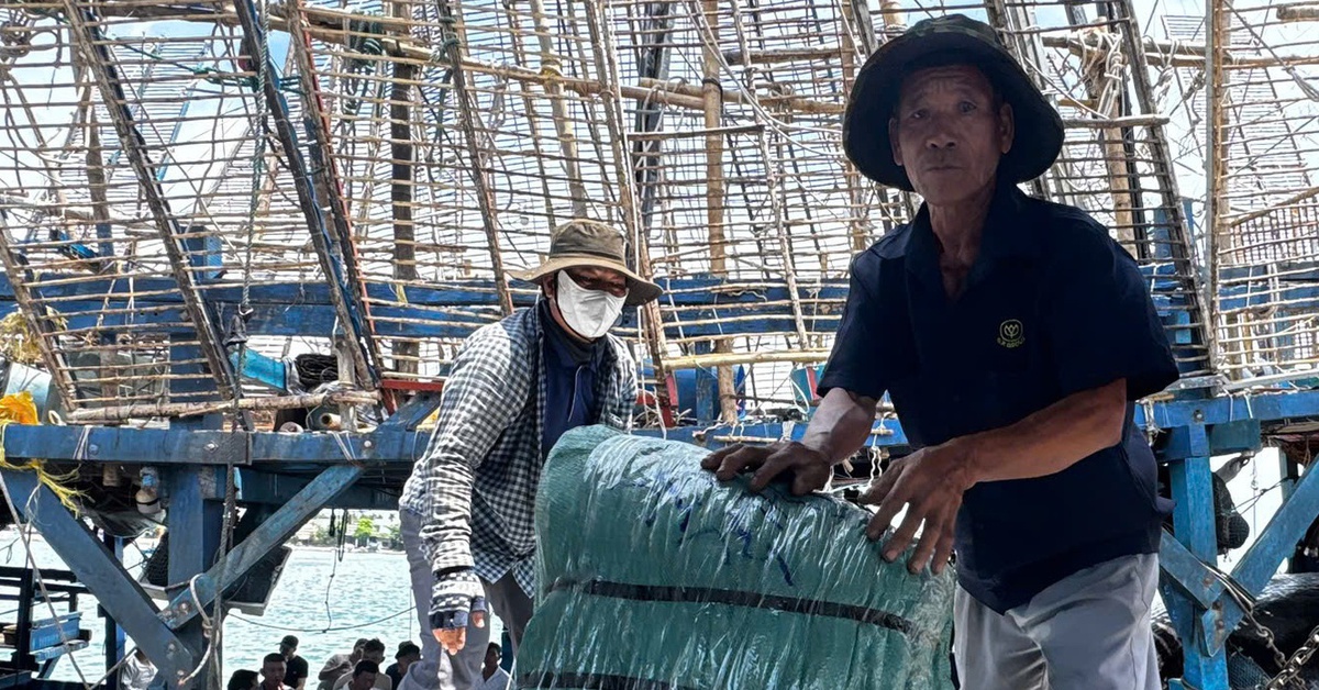 Đội tàu hùng hậu, ngư dân Quảng Ngãi vẫn phải 'ăn nhờ' cảng cá ở Đà Nẵng