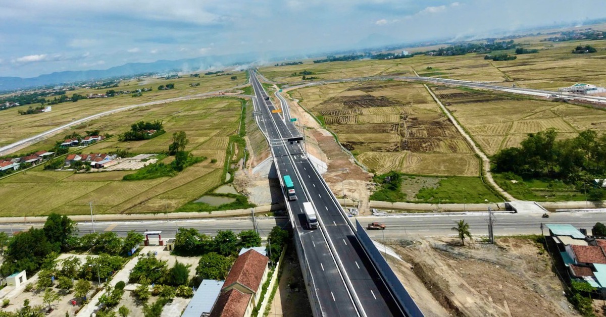 Cận cảnh cao tốc Bắc - Nam qua Đắk Lắk vừa đưa vào khai thác toàn tuyến