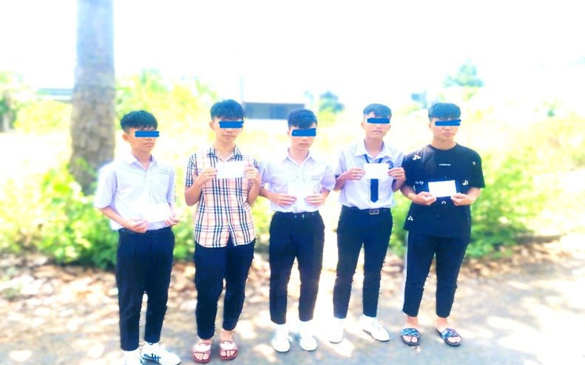 Khởi tố nhóm thiếu niên cầm dao xin đểu tại các công viên