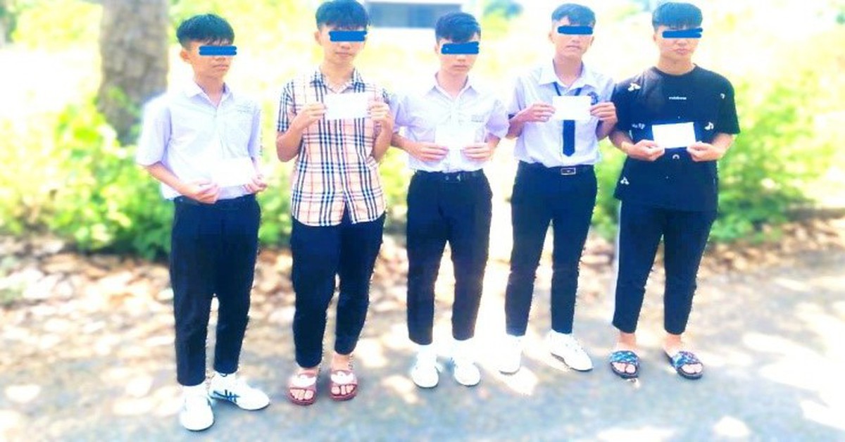 Khởi tố nhóm thiếu niên cầm dao xin đểu tại các công viên