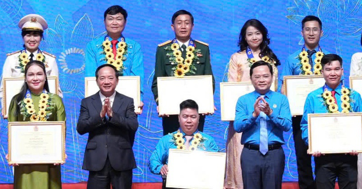 Vinh danh 131 điển hình tiên tiến làm theo lời Bác