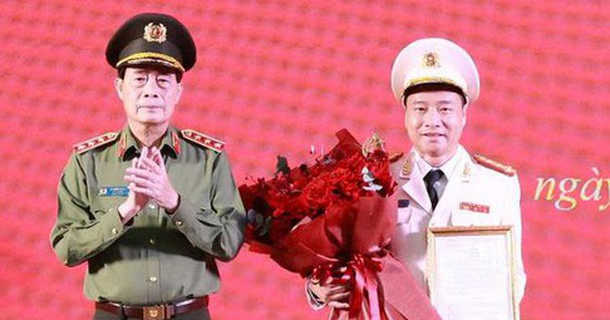 Thăng cấp bậc hàm trước thời hạn với Giám đốc Công an tỉnh Lạng Sơn