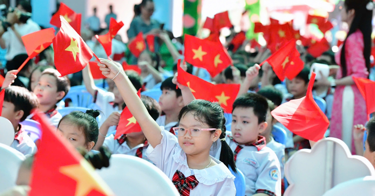 Cao điểm '100 ngày đêm hoàn thành 1.000 phòng học’ tại TP.HCM