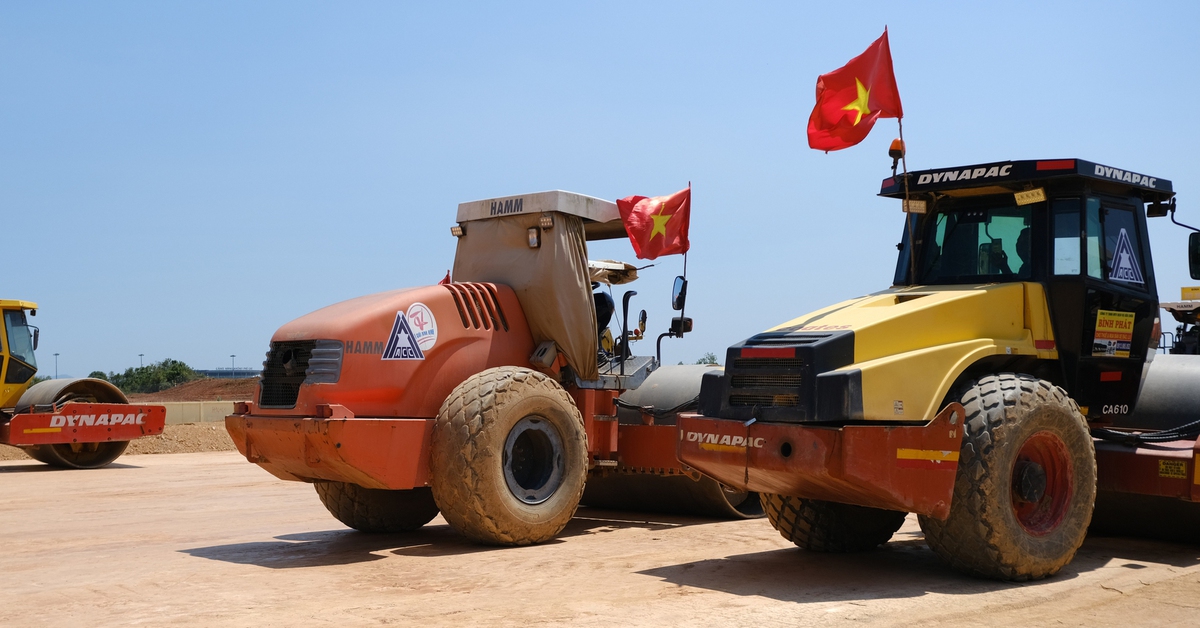 Hỗ trợ tiền khoan giếng cho dân tái định cư dự án sân bay Phù Cát