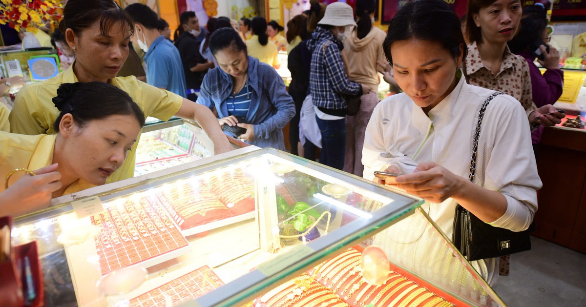 Đọc nhanh 20-5: Lý do gì khiến giá vàng cùng chứng khoán Mỹ giảm mạnh?