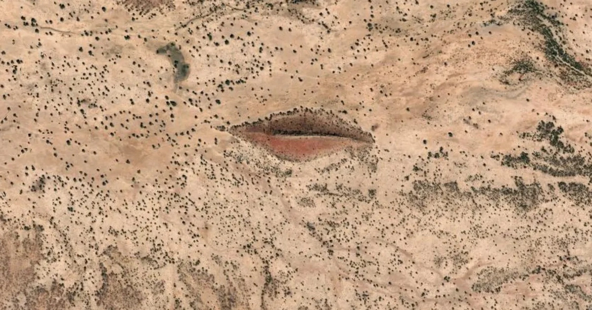 ‘Đôi môi khổng lồ’ giữa sa mạc Sudan gây sốt trên Google Earth