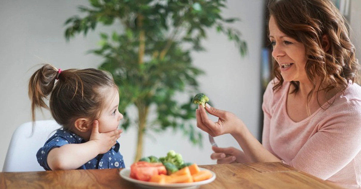Nghiên cứu mới hé lộ cách giúp trẻ chịu ăn rau