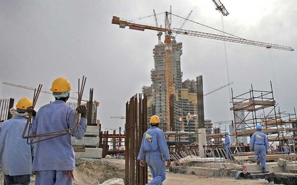 UAE sửa quy định về thời điểm trả lương cho người lao động