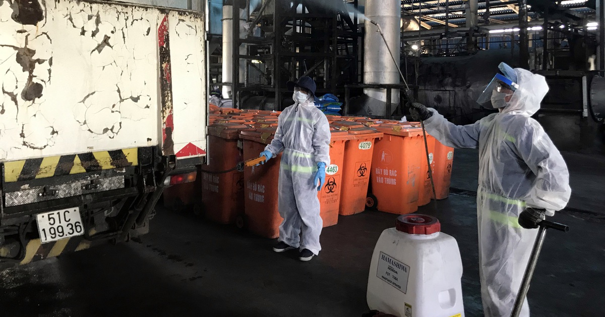 TP.HCM thử nghiệm xử lý rác y tế bằng 'nước cận tới hạn'