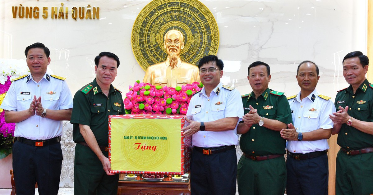 Vùng 5 Hải quân cần phát huy tinh thần đoàn kết, xử lý kịp thời tình huống trên biển