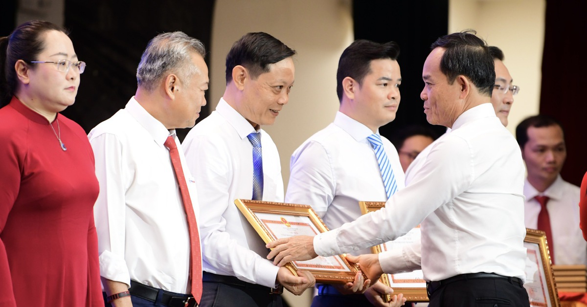 TP.HCM biểu dương, khen thưởng 358 tập thể, cá nhân điển hình học tập và làm theo Bác Hồ