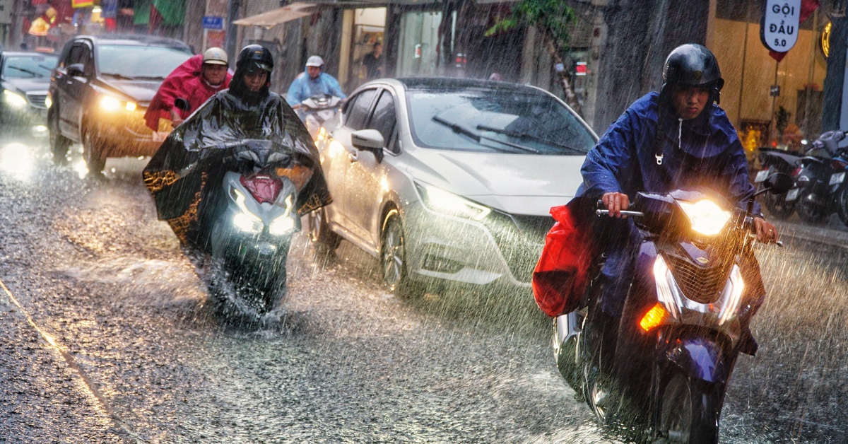 Ngày cuối kỳ nghỉ lễ, các tỉnh miền Bắc đón không khí lạnh, có nơi mưa to
