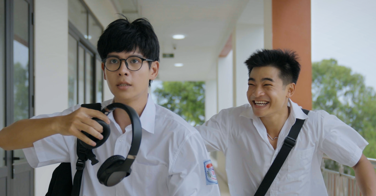 Phía bên kia thành phố kể chuyện áp lực học hành và sang chấn tâm lý tuổi mới lớn