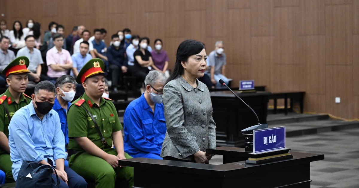 Cầm 88 tỉ, cấp dưới của cựu Bộ trưởng Nguyễn Thị Kim Tiến nói nhà thầu ‘tự đưa tiền’