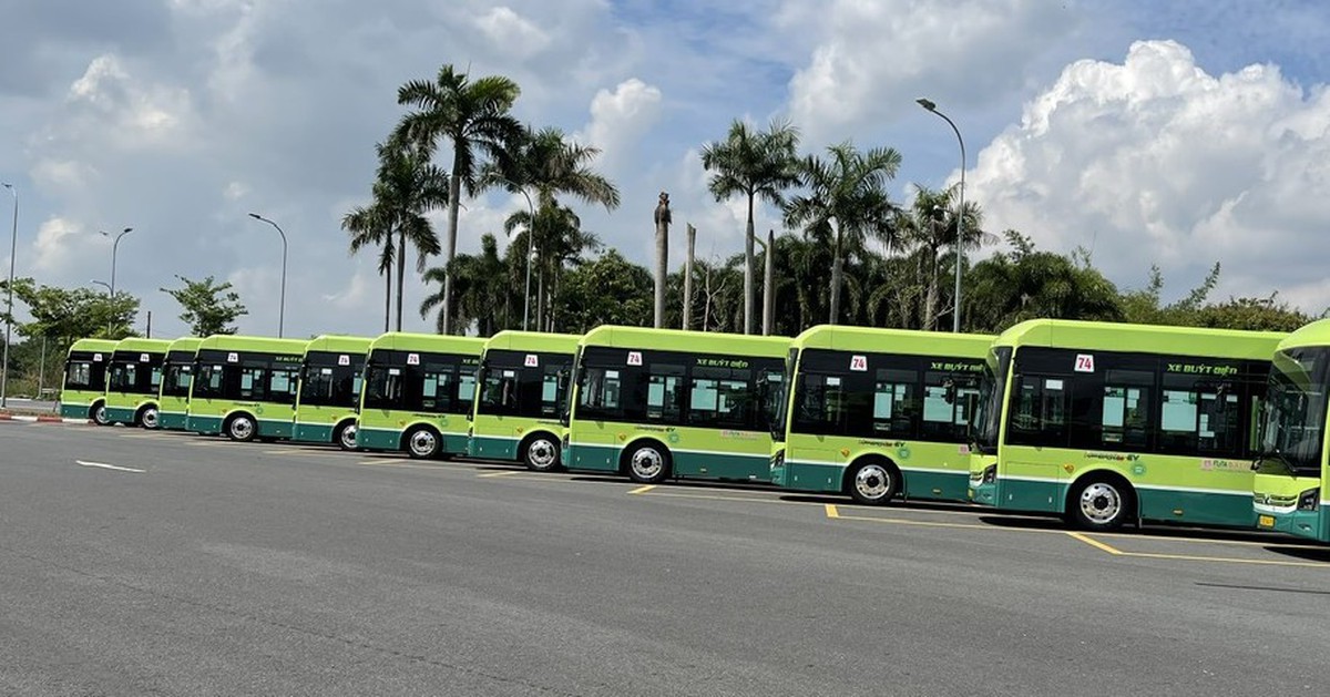 Tuyến buýt điện 74 và 99 đổi xe lớn, thêm tiện lợi cho khách đi lại