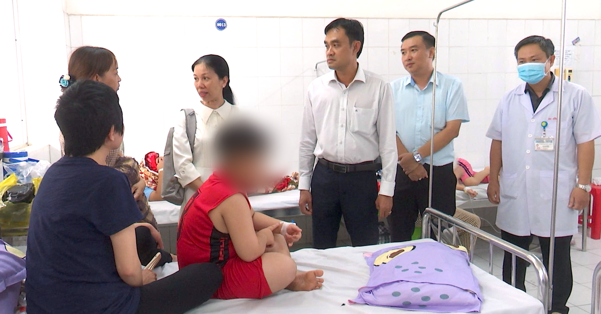 Vụ nghi ngộ độc do suất ăn bán trú ở Sa Đéc: 56 học sinh nhập viện