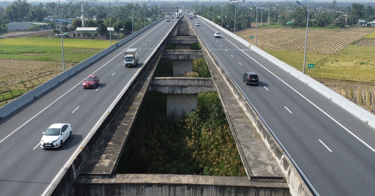 Làm cao tốc Bắc - Nam phía Tây bằng cầu cạn, giảm lượng cát lấp từ 12 còn 1,3 triệu khối