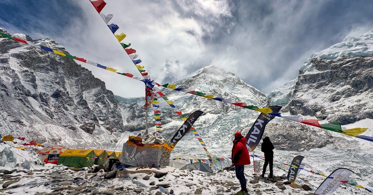 Kỷ lục mới, 274 người chinh phục đỉnh Everest trong một ngày