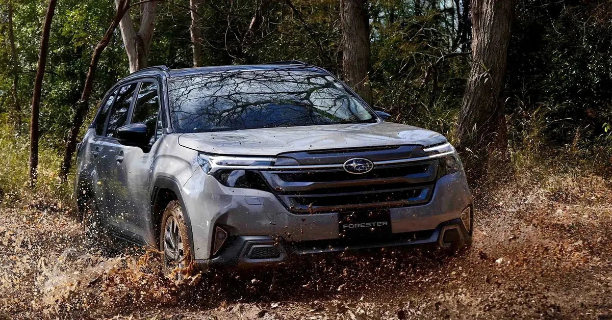 Subaru Forester 2026 ra mắt: Bản 'base' mới cắt giảm nhưng vẫn xịn, có máy hybrid sắp về Việt Nam