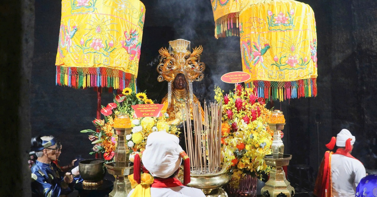 Đề nghị công nhận tín ngưỡng thờ Mẫu Thiên Y A Na là di sản quốc gia