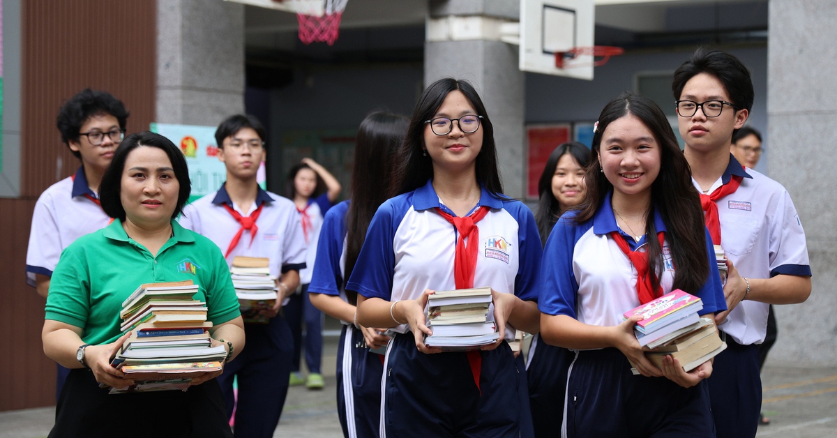 Phát động đóng góp sách cho Tủ sách Khăn Quàng Đỏ