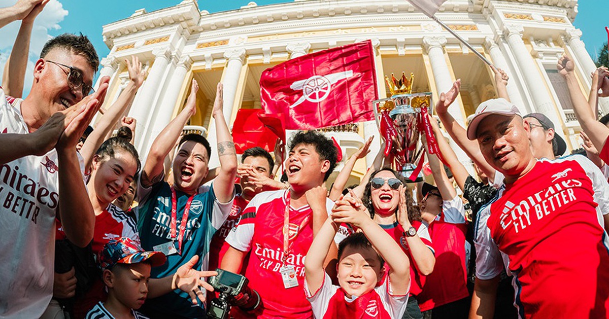 FPT Play cùng fan Arsenal ăn mừng cúp vô địch Ngoại hạng Anh