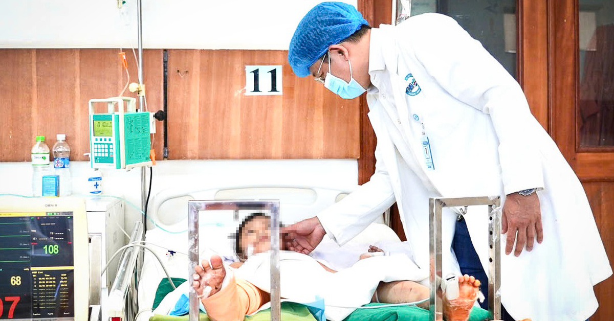 2 kíp mổ chạy đua cứu bé gái 7 tuổi nguy kịch do bị xe tải cán