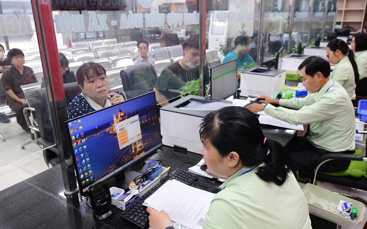 Bộ Nội vụ phản hồi về trường hợp phải hoàn trả tiền trợ cấp tinh giản biên chế theo nghị định 154