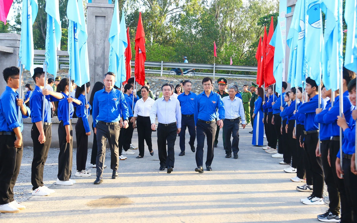 Thanh niên cần tiên phong chuyển đổi số, ứng dụng khoa học công nghệ vào sản xuất