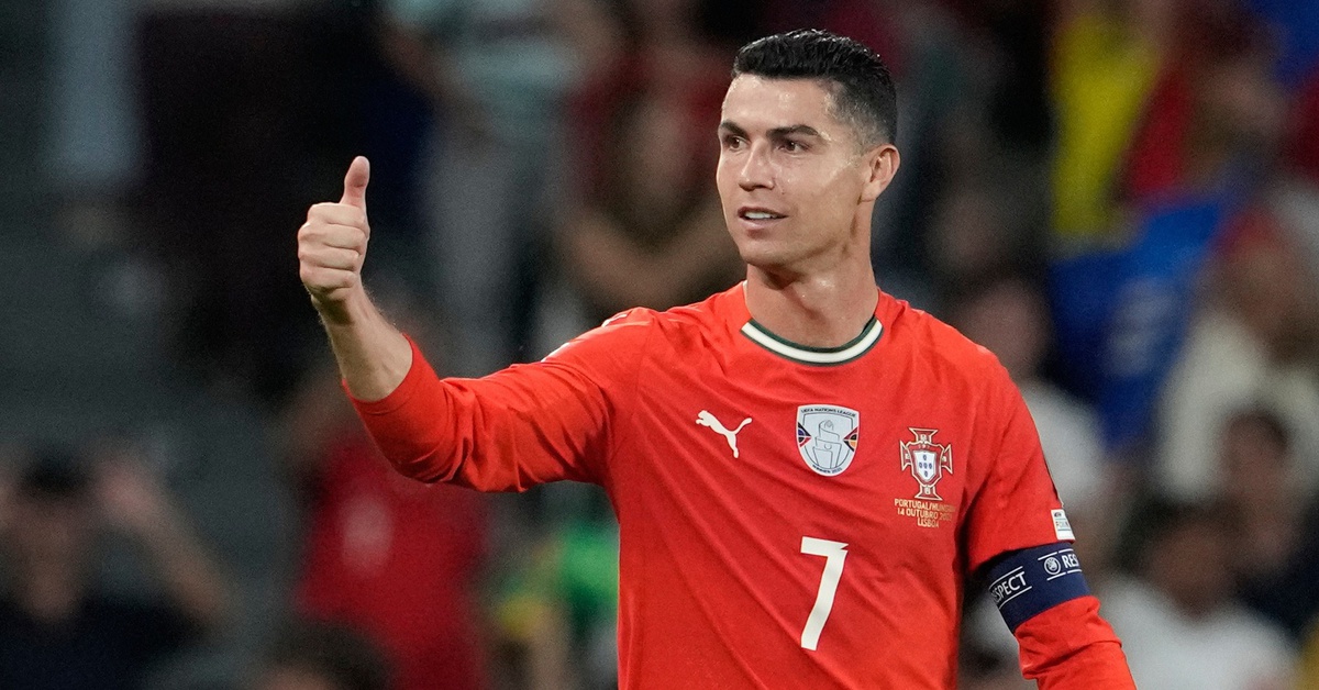 Ronaldo y&ecirc;n l&ograve;ng hướng đến World Cup 2026 - Tuổi Trẻ Online