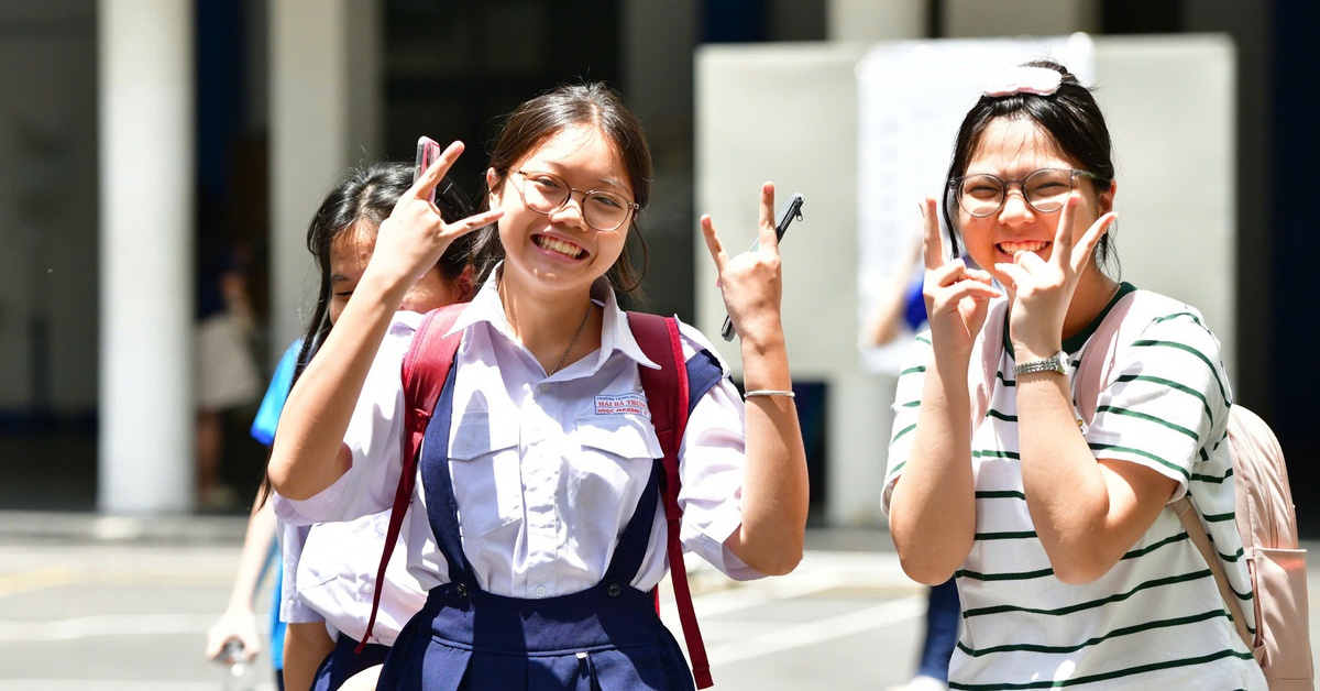 Đề văn Phổ thông Năng khiếu chạm nỗi lo lớn của giới trẻ: Chọn sao để không hối tiếc?