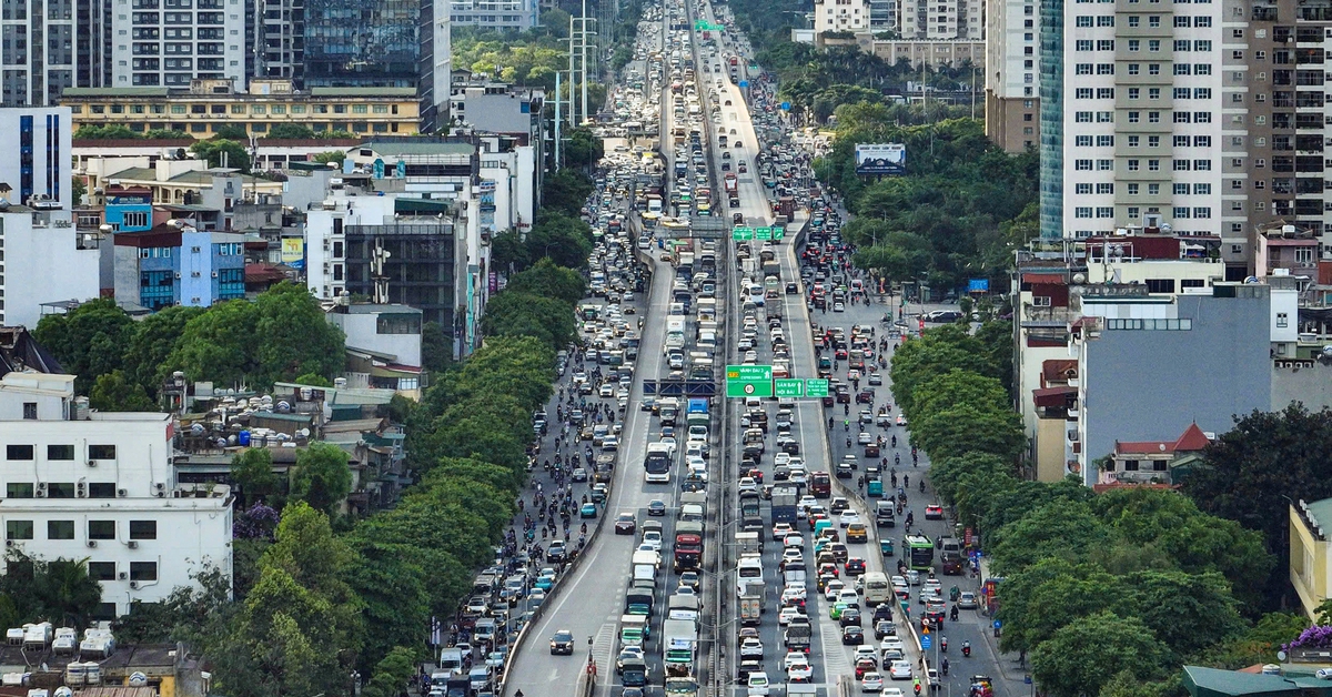 Đường vành đai 3 trên cao xuất hiện co giãn lớn do nắng nóng, sửa chữa ngay trong đêm 24-5