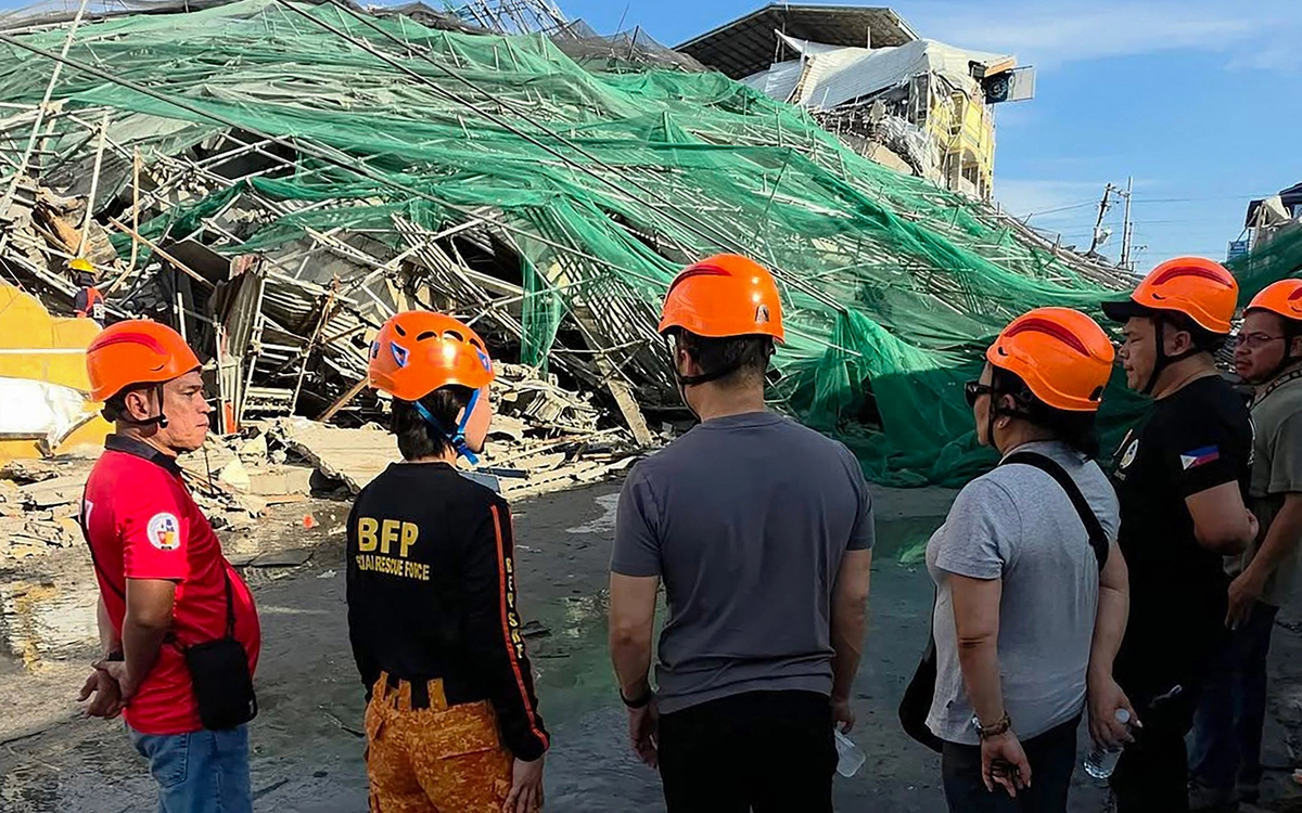 Sập nhà 9 tầng đang xây ở Philippines, ít nhất 30 người mắc kẹt