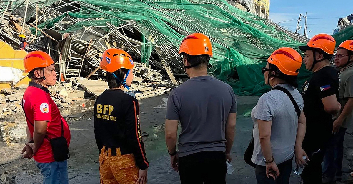 Sập nhà 9 tầng đang xây ở Philippines, ít nhất 30 người mắc kẹt