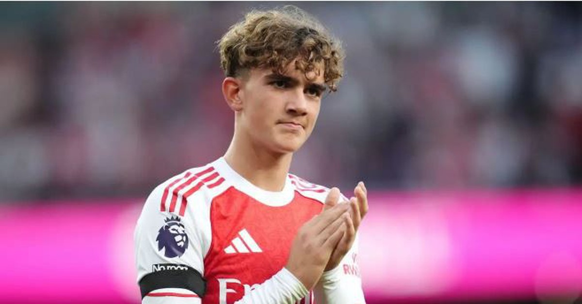 Ngôi sao 16 tuổi của Arsenal kết thúc mùa giải với một loạt kỷ lục ở Premier League