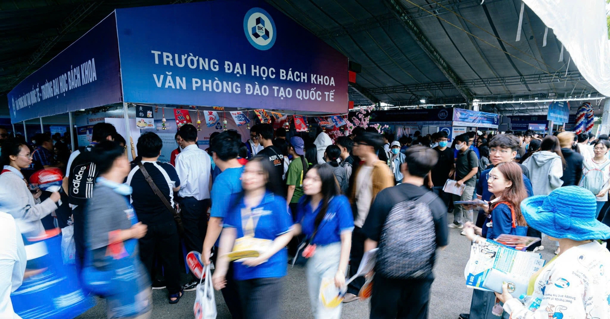 Ngày hội Lựa chọn nguyện vọng: Giúp thí sinh 'gỡ rối' trước giờ chốt nguyện vọng